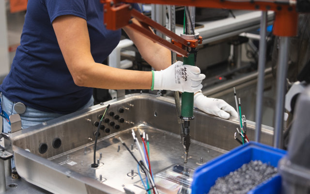 Usługi montażowe - SMA Magnetics